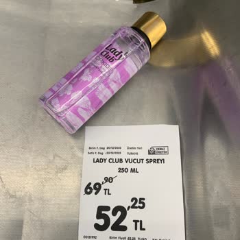 Şok Marketler İzmir Çeşme Cadde İsmet İnönü Şube Personelin Fütursuz Davranışı