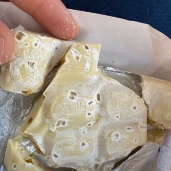 Nestle Çikolata Bozuk Olmasına Rağmen Firma Suçu Markete Atıyor