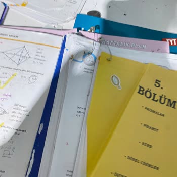 Orijinal Yayınları Orijinal Kitabın Sayfaları Kopuyor