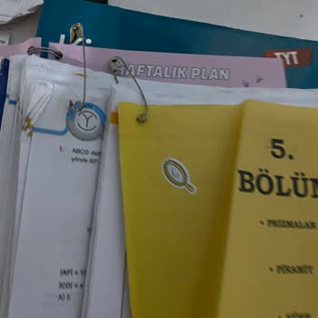 Orijinal Yayınları Orijinal Kitabın Sayfaları Kopuyor