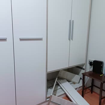 Hilal Ticaret Eksik Parçalı Dolap Ve İlgisiz Hizmet!