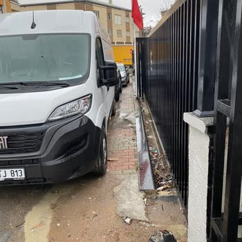 Ataşehir Belediyesi Kaldırımlar İşgal Edilmesin İş Yerleri Ve İnşaatlar Tarafından