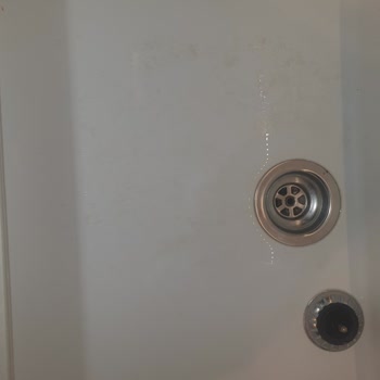 Teka Beyaz Evye Pişmanlık Mı? 10 Yıllık Evye Gibi Görünüyor