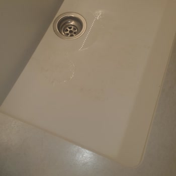 Teka Beyaz Evye Pişmanlık Mı? 10 Yıllık Evye Gibi Görünüyor