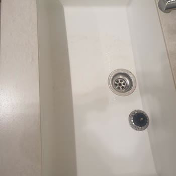 Teka Beyaz Evye Pişmanlık Mı? 10 Yıllık Evye Gibi Görünüyor