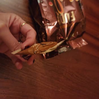 Patiswiss Caramel Fudge İçinden Boş Kapalı Ambalaj Çıktı