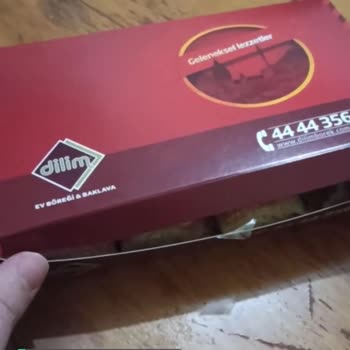 Dilim Börek Bu Kadar Bayat Baklava Satılır Mı?