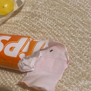 Olips Şeker İçerisinde Siyah Şeyler