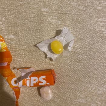 Olips Şeker İçerisinde Siyah Şeyler