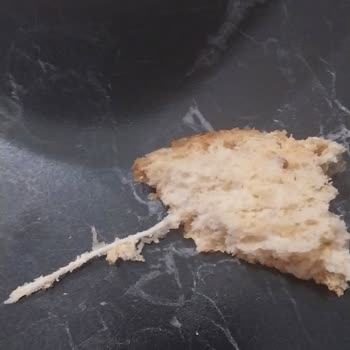 UNO Ekmek Ekmeğin İçinden İp Cıktı