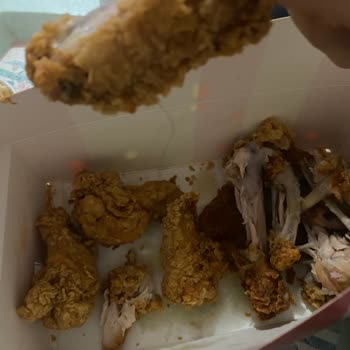 KFC Tavukta Kocaman Kıl Saç Çıktı