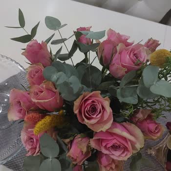 Bloom And Fresh Sitesinden Aldığım Çiçekle Gelen Çiçek Aynı Değil