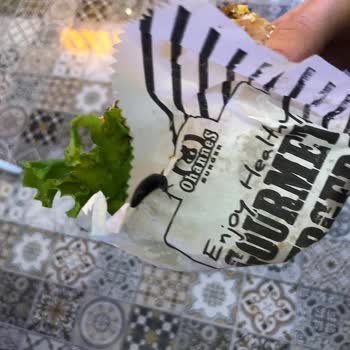Ohannes Burger Tandır Burgerden Sülüklü Böcek Çıktı