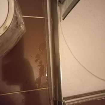 Bevel Duşakabin Sistemleri Bevel Duşakabin Su Sızıntısı