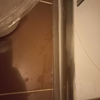 Bevel Duşakabin Sistemleri Bevel Duşakabin Su Sızıntısı