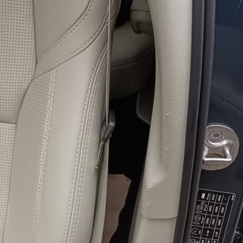 Volvo S60 Koltuk Derisi Arızası Ve Servisin Hatasını Kabul Etmemesi