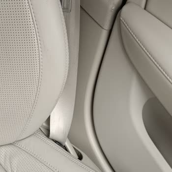 Volvo S60 Koltuk Derisi Arızası Ve Servisin Hatasını Kabul Etmemesi