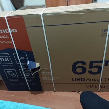 Arçelik TV Kutusu Parçalanmış. Ürünleri Vura Vura Çıkarttılar