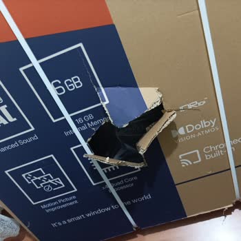 Arçelik TV Kutusu Parçalanmış. Ürünleri Vura Vura Çıkarttılar