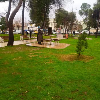 Şanlıurfa İl Halk Kütüphanesi Şanlıurfa Kütüphanesi'nde Öğrenciler İçin Çardak Talebi