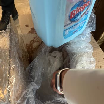 MNG Kargo Patlak Ambalajlı Sıvı Ürünü Bırakıp Gitti.