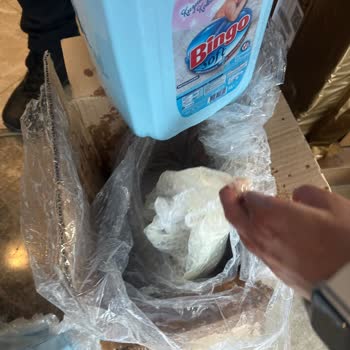 MNG Kargo Patlak Ambalajlı Sıvı Ürünü Bırakıp Gitti.