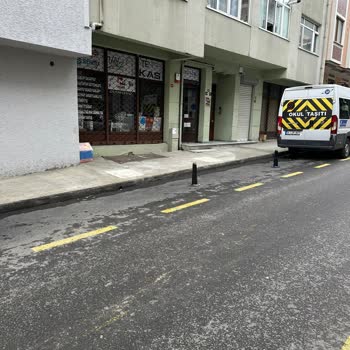 İBB - İstanbul Büyükşehir Belediyesi Esnafların Duba İle Park Yeri Tutması