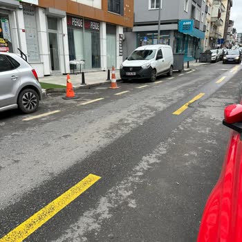 İBB - İstanbul Büyükşehir Belediyesi Esnafların Duba İle Park Yeri Tutması