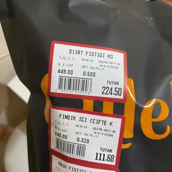 Çitlekçi Bayat Ürün Satıyor Ve İlgisiz Davranıyor