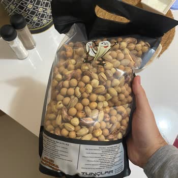 Çitlekçi Bayat Ürün Satıyor Ve İlgisiz Davranıyor