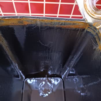 Veravita Zeytinyağı Tenekesinin İçi Paslanmış