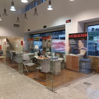 Akbank Bankada Personel Yok, Var Olanda Ortada Yok