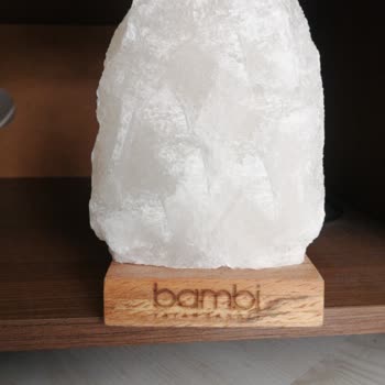 Bambi Yatak Tuz Lambası Su Akıtıyor