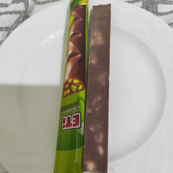 Eti Gıda Eti Antep Fıstıklı Çikolata Bozuk Renk Ve Tat