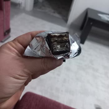 Eti Karam İçindeki Gofretteki Karalık Ve Acılık!