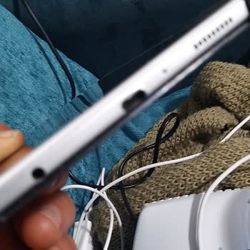 Samsung TAB 7 Şarjdayken Eridi