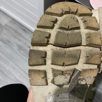 Elle Ayakkabı Markasının Kötü Ayakkabıları