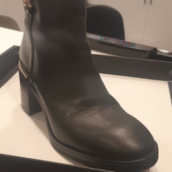 Boyner'in Kalitesiz Ayakkabı Satması