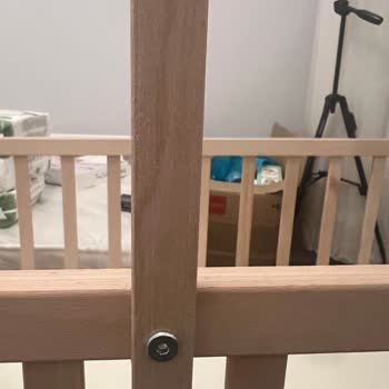 Ebebek Baby Plus Doğal Ahşap Anne Yanı Karyola Kıymık Dolu