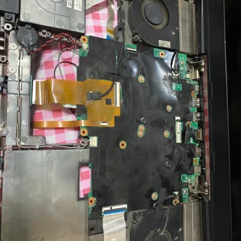 Monster Laptop Alırken 10 Kere Daha Düşün Bataryası Davul Gibi Şişiyor