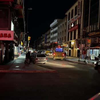Boğaziçi Elektrik Aylardır Trafik Lambalarını Onarmıyor