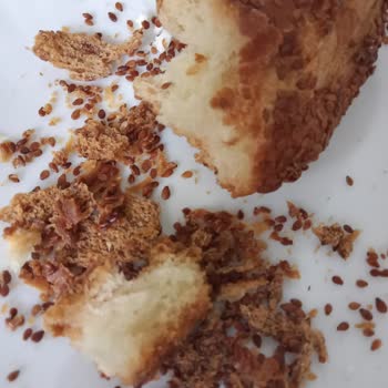 Hacıbaba Pastaneleri Diyarbakır Toplukonut Şubesinde Bayat Simit.