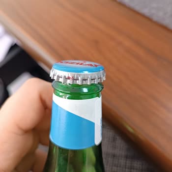 Kızılay Maden Suyu Tesisinde Kalite Kontrolcüler Sigaraya Mı Çıkmış