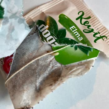 Doğadan Paketlenmiş Elma Çayında Kurtlarla Karşılaşma