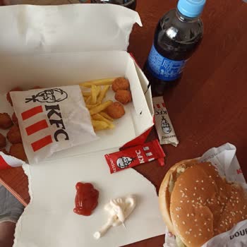 Yemeksepeti Üzerinden Verdiğim KFC Siparişimin Yarısı Eksik Geldi