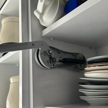 Samet A.Ş Dolap Kapakları Düşüyor