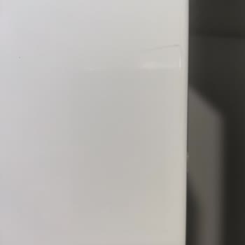 Beko Yeni Buzdolabında Çiziklerin Tespiti Ve Değişim Talebi