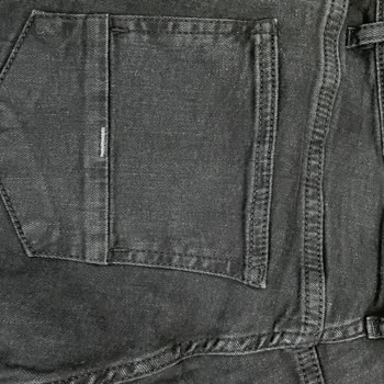 Pierre Cardin's Disappointing Product Quality and Customer Value