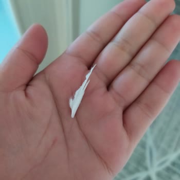Molfix Bezin İçinden Çıkan Beyaz Sert Cisim