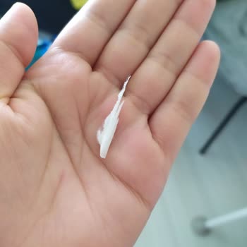 Molfix Bezin İçinden Çıkan Beyaz Sert Cisim